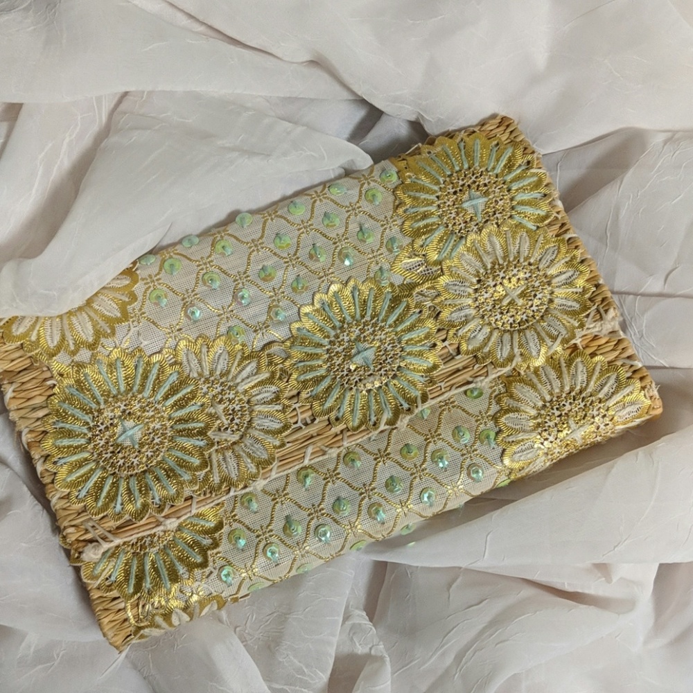 Star straw clutch